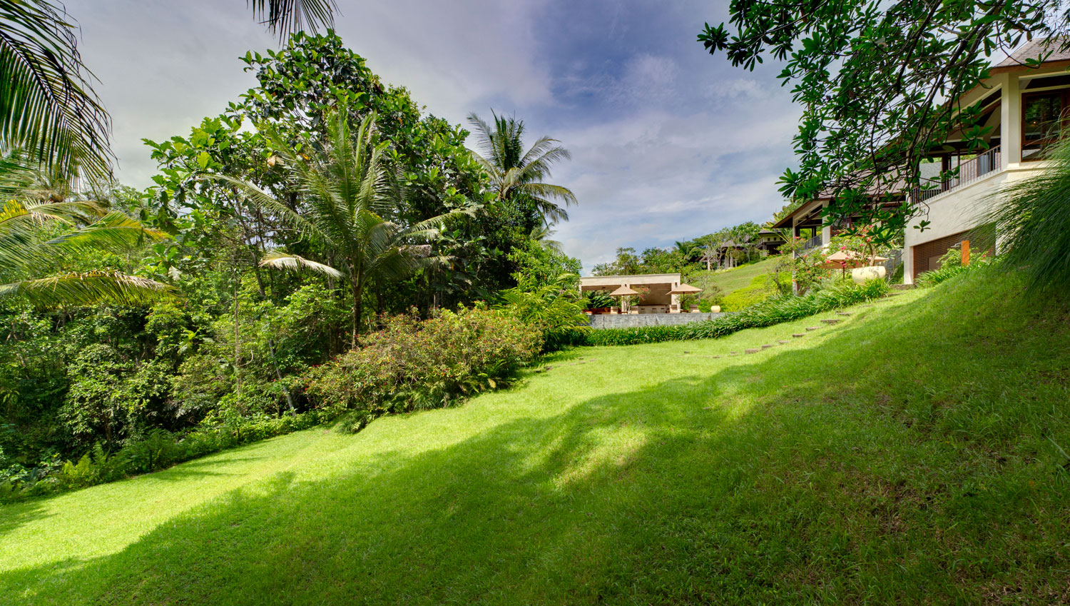 Arsana Estate sloping garden