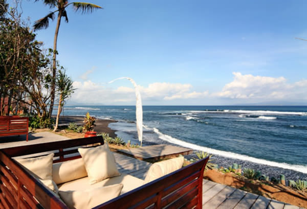 Bali Villa Majapahit- Raj Beach desk at raj villa