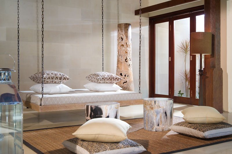 Bali Villa Casa Evaliza Alternative view of hammok style daybed.jpg