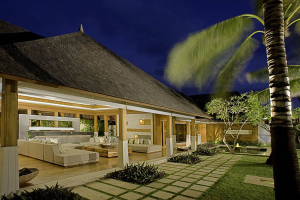 Bali Villa The Istana Istana nightinto living room