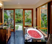 Bali Villa Semarapura Second bathroom and garden.jpg