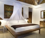 Bali Villa Atas Ombak Atasombak lower bedroom