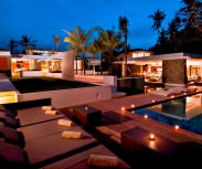 Bali Villa Niloufar Pool lounge in the evening