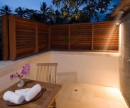 Bali Villa Vajra  Study bathroom deck