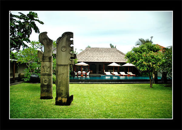 Bali Villa Ramadewa Manicured lawns