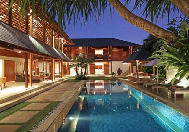 Bali Villa Windu Sari Pool at night